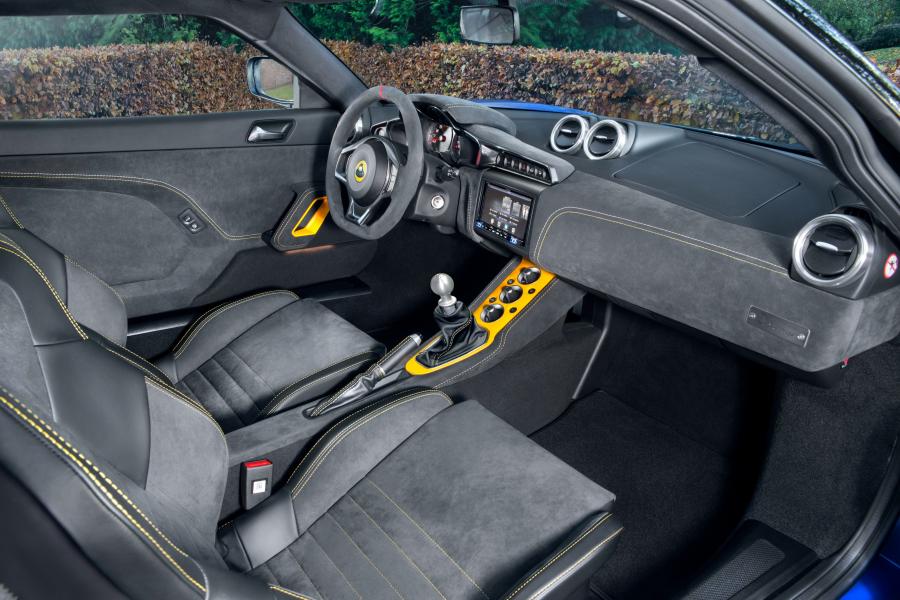 Интерьер Lotus Evora GT410 Sport 2018 года  (WW) (фото 7 из 40)
